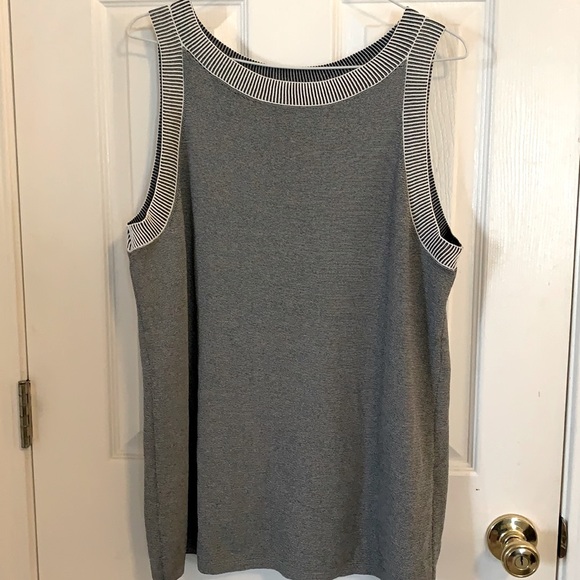 Chicos- Sleeveless black and white cotton blend top. - Picture 1 of 3